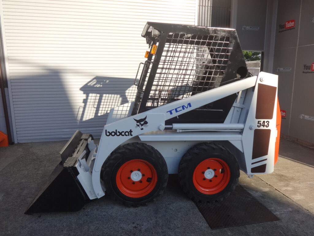 BOBCAT TCM 543 ボブキャット ローダ ☆ Skid Steer Loaders (SSL) ☆ スキッドステアローダー –  Avtospets