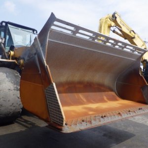 KCM 97Z7 ★ Loader(Crawled/Wheeled) ★ CAB, BKT, A/C, 90,017km - Image 12