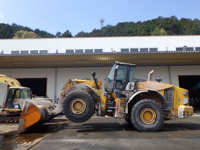 KCM 97Z7 ★ Loader(Crawled/Wheeled) ★ CAB, BKT, A/C, 90,017km