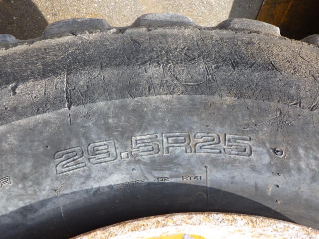 KCM 97Z7 ★ Loader(Crawled/Wheeled) ★ CAB, BKT, A/C, 90,017km