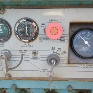 DENYO DIS-390ES_3unitsSet ★ Generator & Compressor ★ 1)DIS-390ES-3844658 - Image 14