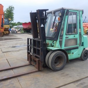 Forklift ★ Forklift ★ Model / Serial Unknown モデル・シリアル不明 - Image 1
