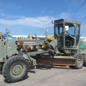 KOMATSU GD405A-2 ★ Road Equipment ★ CAB, BLADE 3.1m, SCARIFIER - Image 1