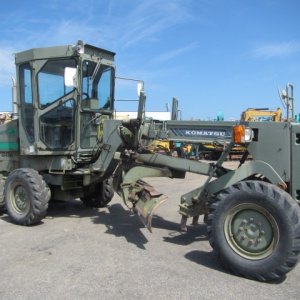 KOMATSU GD405A-2 ★ Road Equipment ★ CAB, BLADE 3.1m, SCARIFIER - Image 4