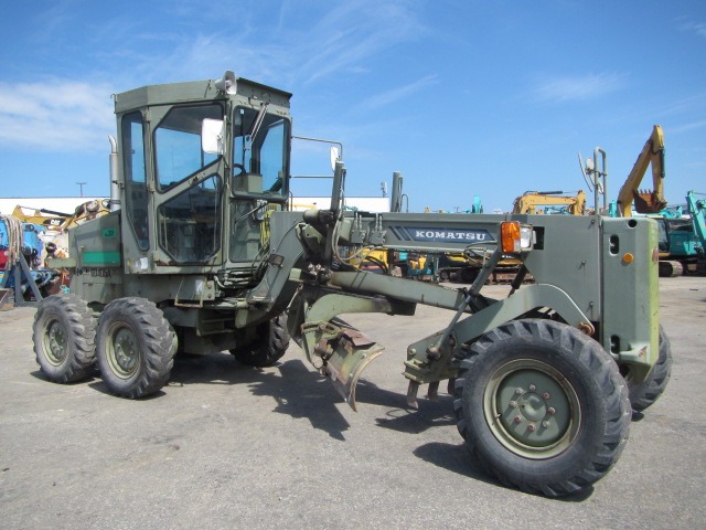 KOMATSU GD405A-2 ★ Road Equipment ★ CAB, BLADE 3.1m, SCARIFIER