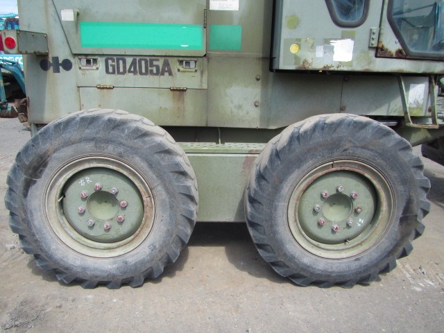KOMATSU GD405A-2 ★ Road Equipment ★ CAB, BLADE 3.1m, SCARIFIER