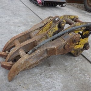 HS-700N ★ Parts & Attachment ★ Hydraulic Fork, Serial Number Unknown - Image 1