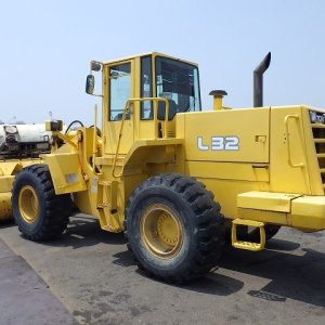 TCM L32 ★ Loader(Crawled/Wheeled) ★ CAB, BKT, A/C - Image 3