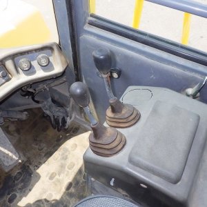 TCM L32 ★ Loader(Crawled/Wheeled) ★ CAB, BKT, A/C - Image 54