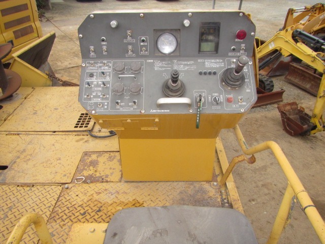 MITSUBISHI MF61E ★ Road Equipment ★ 6m, W/ SCREW x4