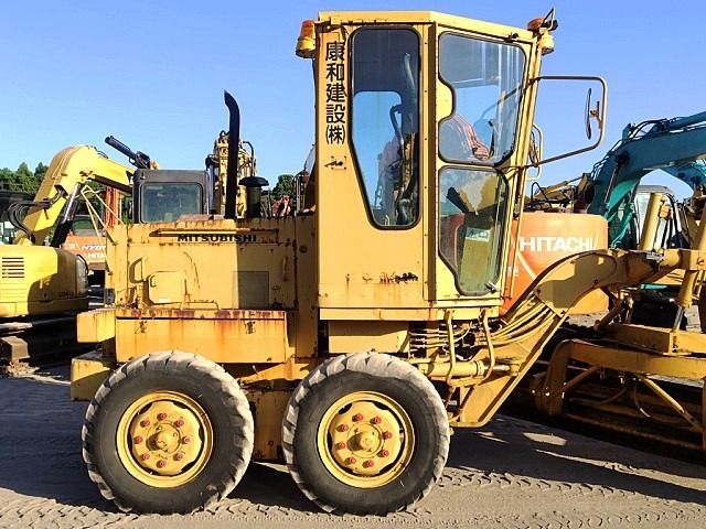 MITSUBISHI MG150 ★ Road Equipment ★ CAB, SCARIFIER, BLADE 3.1M