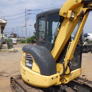 KOMATSU PC38UU-5 ★ Mini Excavator ★ 300G+PAD, CAB, ARM CRANE - Image 6