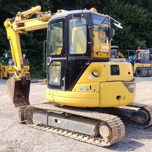KOMATSU PC58UU-5 ★ Excavator ★ 400G, CAB, BLADE, A/C, MULTI - Image 3