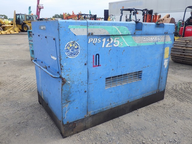 AIRMAN PDS125S ★ Generator & Compressor ★ Extra fee for Loading JPY20,000 搬出時費用 20,000円Inland Trucking Charge to Tomakomai port JPY20,000 苫小牧港までの国内回送費 20,000円