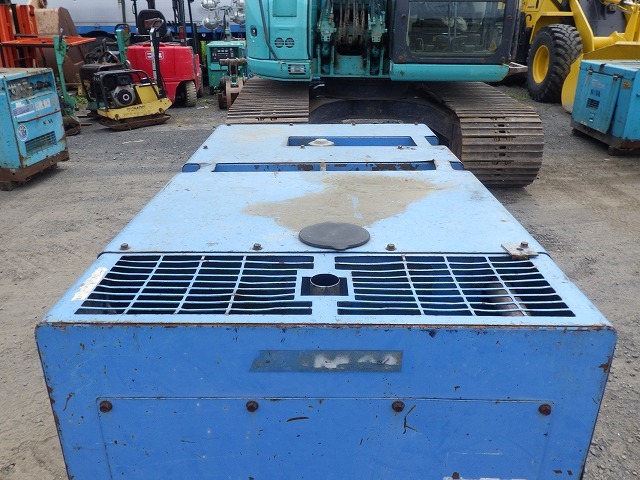 AIRMAN PDS125S ★ Generator & Compressor ★ Extra fee for Loading JPY20,000 搬出時費用 20,000円Inland Trucking Charge to Tomakomai port JPY20,000 苫小牧港までの国内回送費 20,000円