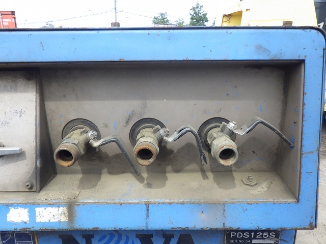 AIRMAN PDS125S ★ Generator & Compressor ★ Extra fee for Loading JPY20,000 搬出時費用 20,000円Inland Trucking Charge to Tomakomai port JPY20,000 苫小牧港までの国内回送費 20,000円