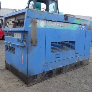 AIRMAN PDS175S ★ Generator & Compressor ★ Extra fee for Loading JPY20,000 搬出時費用 20,000円Inland Trucking Charge to Tomakomai port JPY20,000 苫小牧港までの国内回送費 20,000円 - Image 1