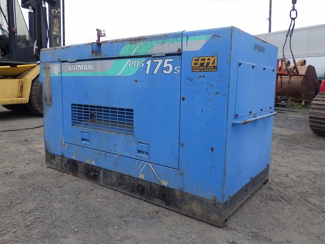AIRMAN PDS175S ★ Generator & Compressor ★ Extra fee for Loading JPY20,000 搬出時費用 20,000円Inland Trucking Charge to Tomakomai port JPY20,000 苫小牧港までの国内回送費 20,000円