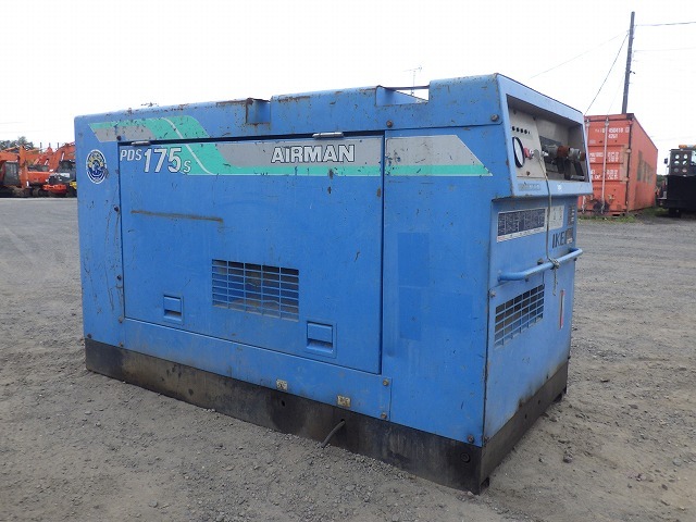 AIRMAN PDS175S ★ Generator & Compressor ★ Extra fee for Loading JPY20,000 搬出時費用 20,000円Inland Trucking Charge to Tomakomai port JPY20,000 苫小牧港までの国内回送費 20,000円
