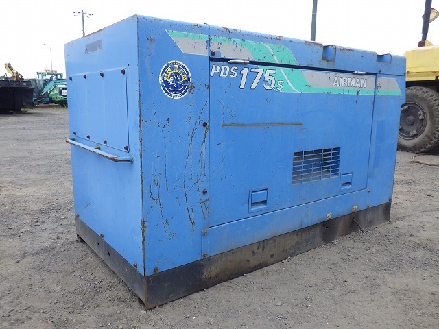 AIRMAN PDS175S ★ Generator & Compressor ★ Extra fee for Loading JPY20,000 搬出時費用 20,000円Inland Trucking Charge to Tomakomai port JPY20,000 苫小牧港までの国内回送費 20,000円