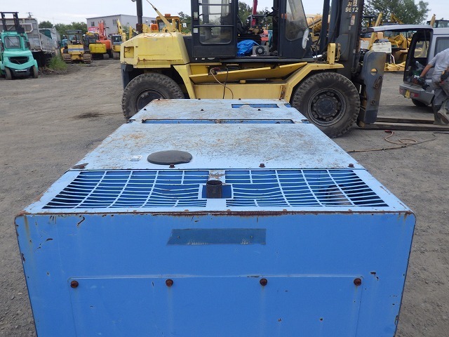 AIRMAN PDS175S ★ Generator & Compressor ★ Extra fee for Loading JPY20,000 搬出時費用 20,000円Inland Trucking Charge to Tomakomai port JPY20,000 苫小牧港までの国内回送費 20,000円