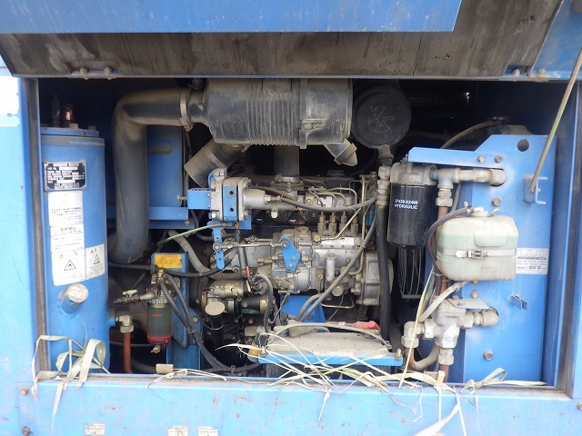 AIRMAN PDS175S ★ Generator & Compressor ★ Extra fee for Loading JPY20,000 搬出時費用 20,000円Inland Trucking Charge to Tomakomai port JPY20,000 苫小牧港までの国内回送費 20,000円