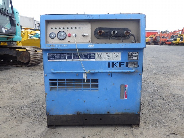 AIRMAN PDS175S ★ Generator & Compressor ★ Extra fee for Loading JPY20,000 搬出時費用 20,000円Inland Trucking Charge to Tomakomai port JPY20,000 苫小牧港までの国内回送費 20,000円