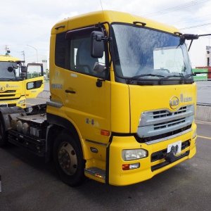 UD PKG-GK4XAB ★ Vehicle ★ Tractor Head, 767,994km - Image 4