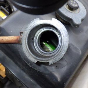 UD PKG-GK4XAB ★ Vehicle ★ Tractor Head, 767,994km - Image 19