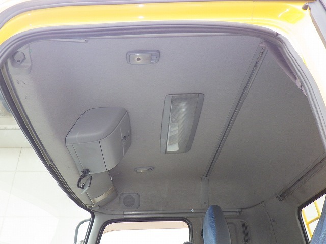 UD PKG-GK4XAB ★ Vehicle ★ Tractor Head, 767,994km