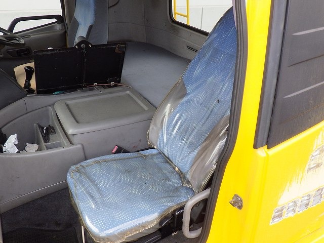 UD PKG-GK4XAB ★ Vehicle ★ Tractor Head, 767,994km