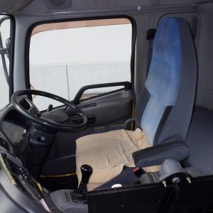 UD PKG-GK4XAB ★ Vehicle ★ Tractor Head, 767,994km - Image 32