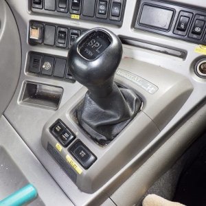 UD PKG-GK4XAB ★ Vehicle ★ Tractor Head, 767,994km - Image 36