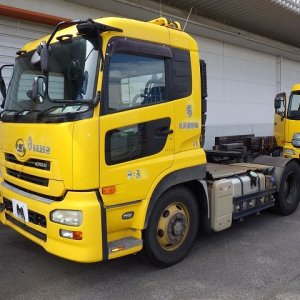 UD PKG-GK4XAB ★ Vehicle ★ Tractor Head, 286,351km - Image 1