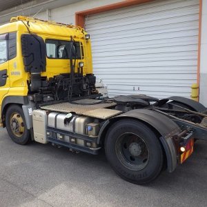 UD PKG-GK4XAB ★ Vehicle ★ Tractor Head, 286,351km - Image 3