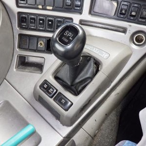 NISSAN DIESEL PKG-GK4XLB ★ Vehicle ★ Tractor Head, 215,082km - Image 41