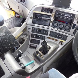 NISSAN DIESEL PKG-GK4XLB ★ Vehicle ★ Tractor Head, 312,569km - Image 39