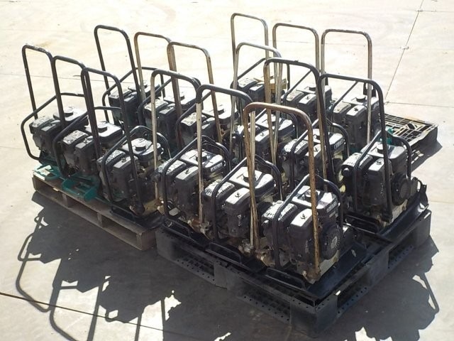 PLATE_COMPACTOR_15unitsSet ★ Other ★ Not checked operation & availability of missing parts 動作及び欠品の有無未確認