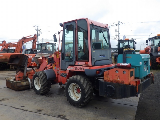 KUBOTA R530Z ★ Loader(Crawled/Wheeled) ★ CAB, MIYAMOTO Road Heater(MH320ミニ), Piping, w/Counter weight & Bucket, 建機工譲渡書