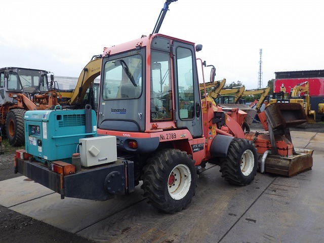 KUBOTA R530Z ★ Loader(Crawled/Wheeled) ★ CAB, MIYAMOTO Road Heater(MH320ミニ), Piping, w/Counter weight & Bucket, 建機工譲渡書