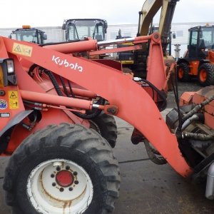 KUBOTA R530Z ★ Loader(Crawled/Wheeled) ★ CAB, MIYAMOTO Road Heater(MH320ミニ), Piping, w/Counter weight & Bucket, 建機工譲渡書 - Image 23
