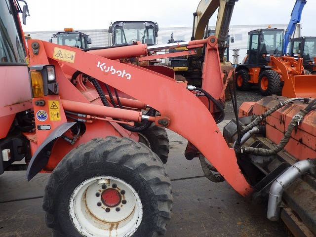 KUBOTA R530Z ★ Loader(Crawled/Wheeled) ★ CAB, MIYAMOTO Road Heater(MH320ミニ), Piping, w/Counter weight & Bucket, 建機工譲渡書