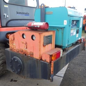 KUBOTA R530Z ★ Loader(Crawled/Wheeled) ★ CAB, MIYAMOTO Road Heater(MH320ミニ), Piping, w/Counter weight & Bucket, 建機工譲渡書 - Image 24