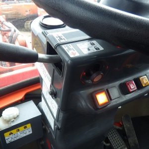 KUBOTA R530Z ★ Loader(Crawled/Wheeled) ★ CAB, MIYAMOTO Road Heater(MH320ミニ), Piping, w/Counter weight & Bucket, 建機工譲渡書 - Image 66