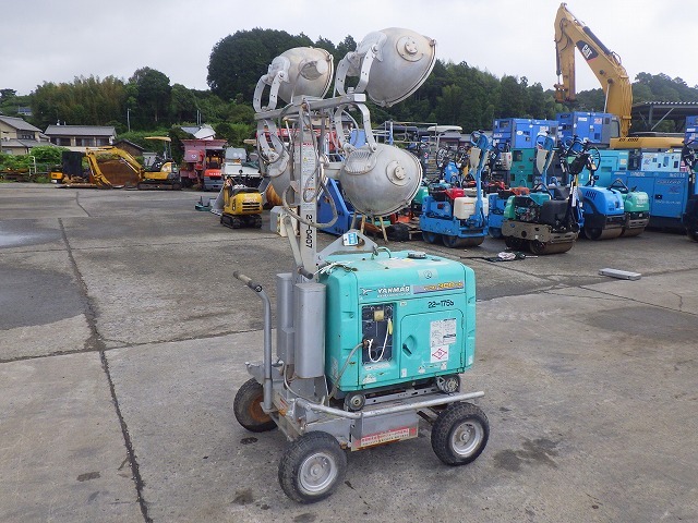 YANMAR TOWERLIGHT-5UNITS-SET ★ Other ★ 5UNITS SET(LB230F-A120681,LB230F-A120983,LB230F-A120990,LB430F-A220517,LB430F-A221046)
