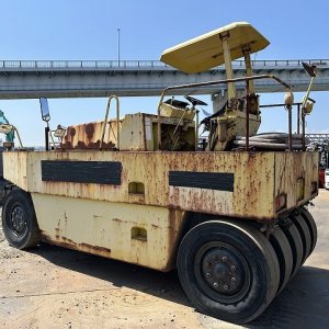 SAKAI TS200 ★ Road Equipment ★ Tire Roller, CNP, 12262km - Image 3