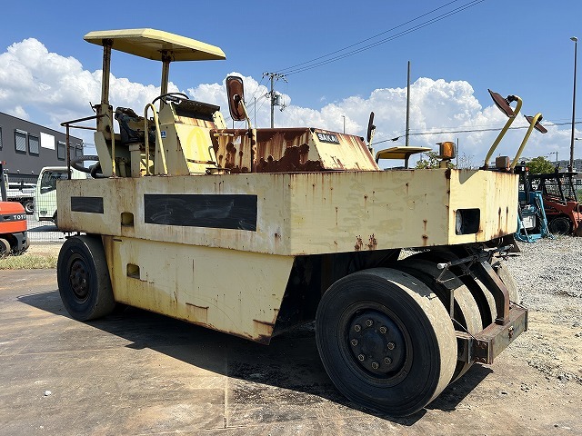 SAKAI TS200 ★ Road Equipment ★ Tire Roller, CNP, 12262km
