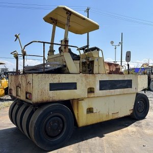 SAKAI TS200 ★ Road Equipment ★ Tire Roller, CNP, 12262km - Image 5