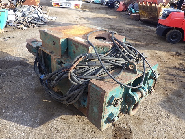 VIBRO_HAMMER_POWER_UNIT_Set ★ Parts & Attachment ★ Not checked operation & availability of missing parts 動作及び欠品の有無未確認