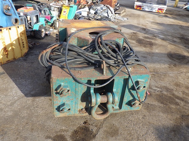 VIBRO_HAMMER_POWER_UNIT_Set ★ Parts & Attachment ★ Not checked operation & availability of missing parts 動作及び欠品の有無未確認